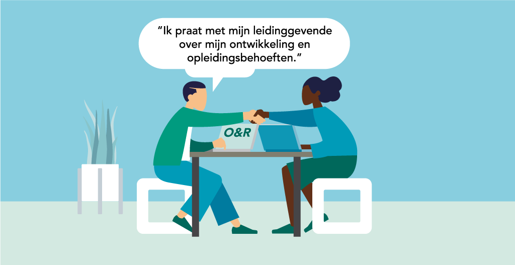 Een SVB medewerker zit met een leidinggevende aan tafel en maakt afspraken over ontwikkeling en opleidingsbehoeften.